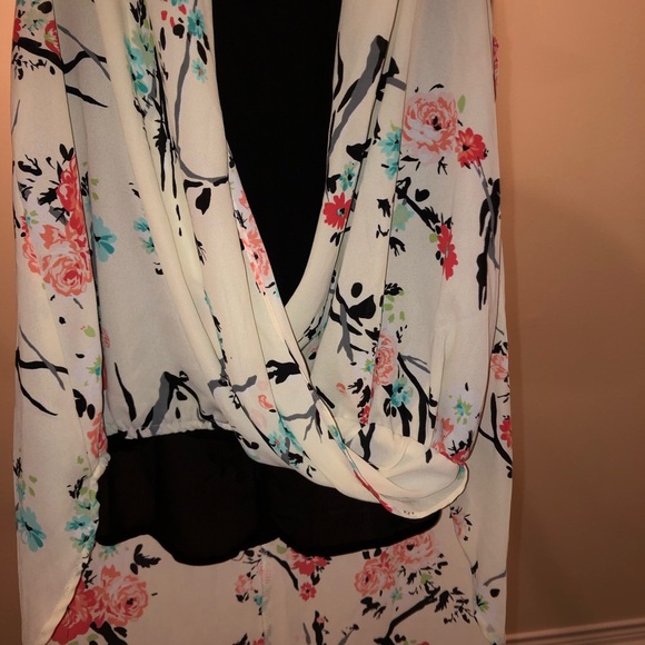 Xhiliration layered black and white floral blouse​ - Picture 3 of 7